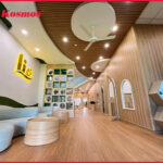 thumbnial-tran-nhua-gia-go