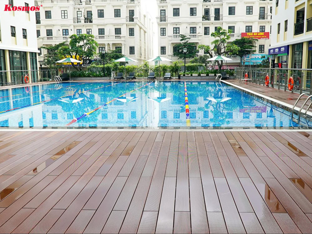 Công trình sàn gỗ nhựa lót hồ bơi được hoàn thiện bởi Đại lý của Kosmos