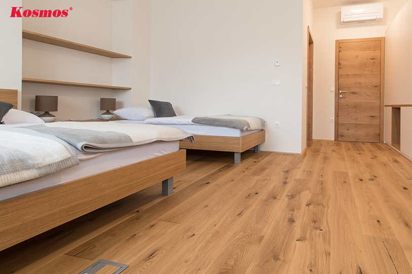 Sử dụng sàn gỗ Thông nguyên tấm cho phòng ngủ
