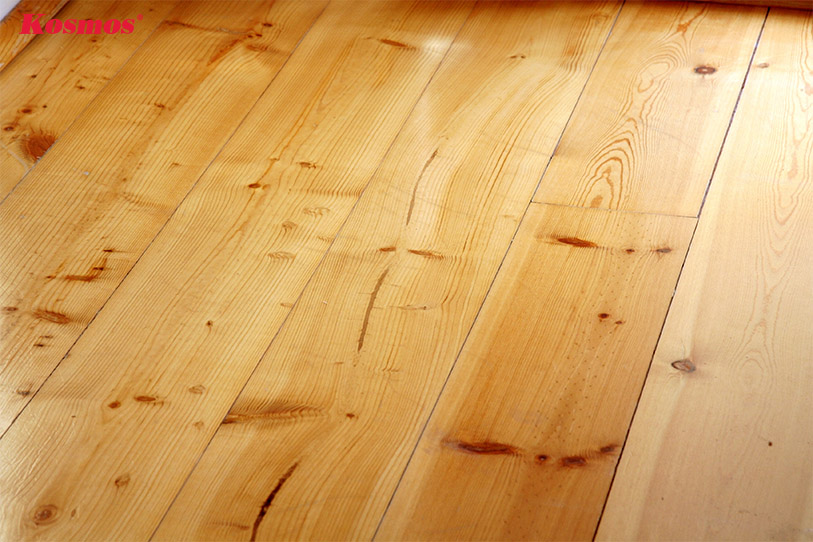 Sàn gỗ Thông tự nhiên có nhiều mắt gỗ