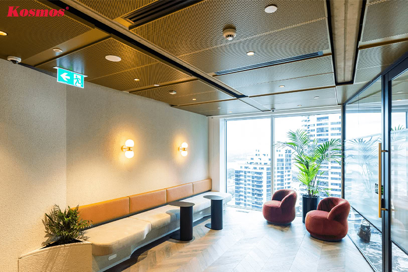 Trần nhôm tiêu âm đục lỗ giảm ồn cho phòng khách hiện đại