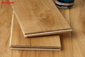 Ván sàn gỗ tự nhiên cứng cáp, chịu lực tốt, tuổi thọ cao