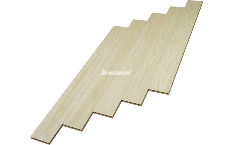 Hình sàn gỗ Kosmos 12mm màu sáng và nhẹ nhàng KB 1890