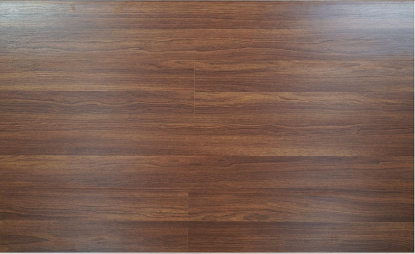 Sự tinh tế của sàn gỗ màu tối