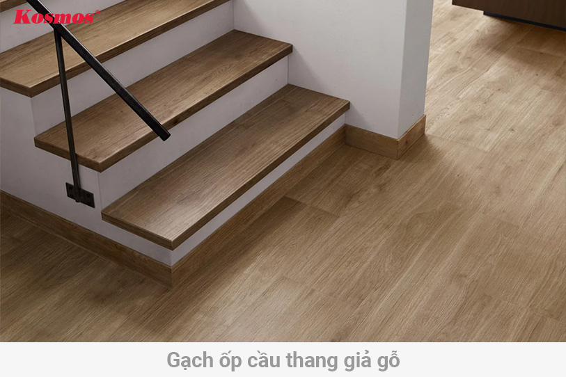 Gạch ốp cầu thang giả gỗ - Nguồn: porcelainsuperstore.co.uk