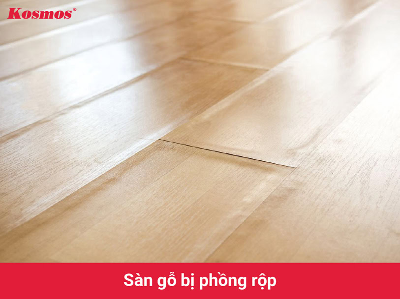The wooden floor is blistered The wooden floor is blistered