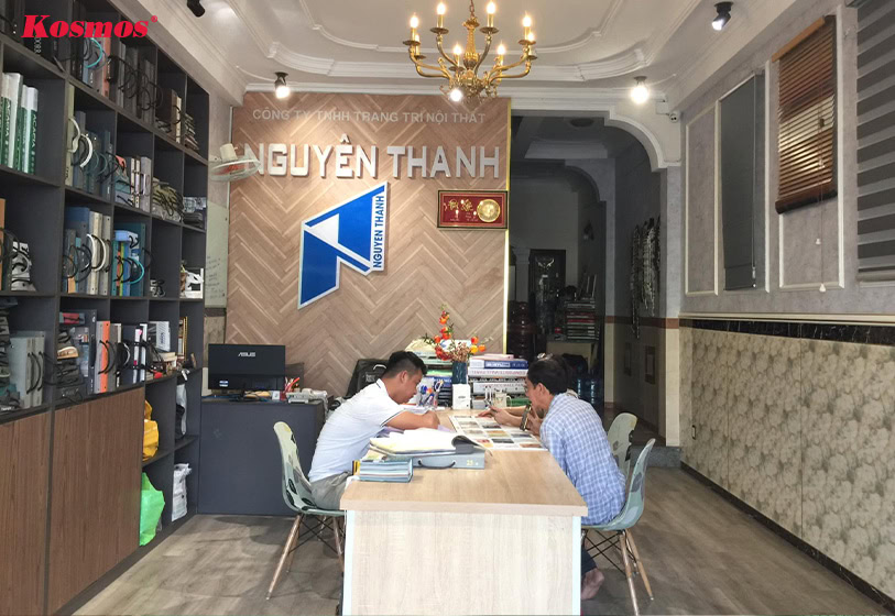 Đội ngũ nhân viên Nguyên Thanh tư vấn tận tình cho Khách hàng