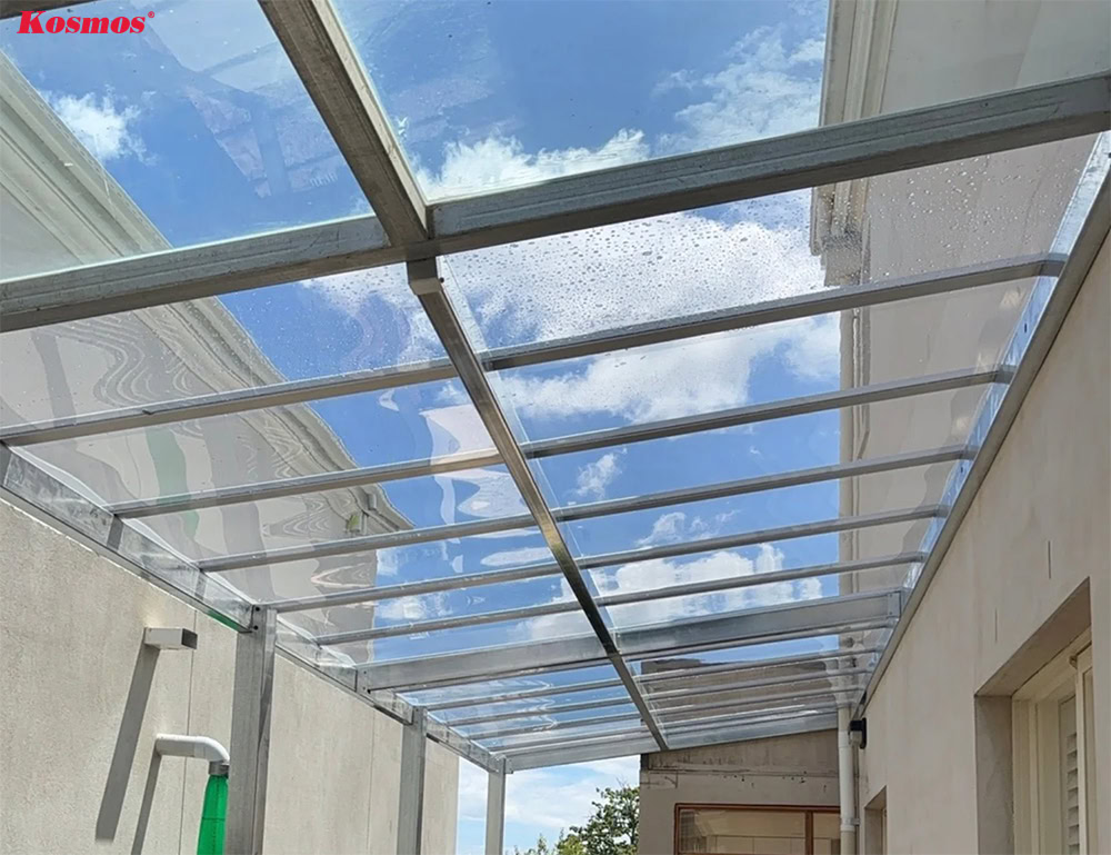 Mái hiên, mái sảnh nhựa cường lực Poly có thể cách âm đến 31dB