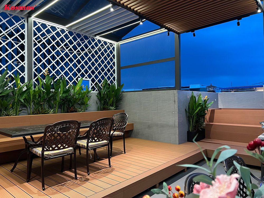 MB140V55 Construcción de escalón de madera clara terminada con piso de plástico de madera a juego MB140V55 Construcción de escalón de madera clara terminada con piso de plástico de madera a juego