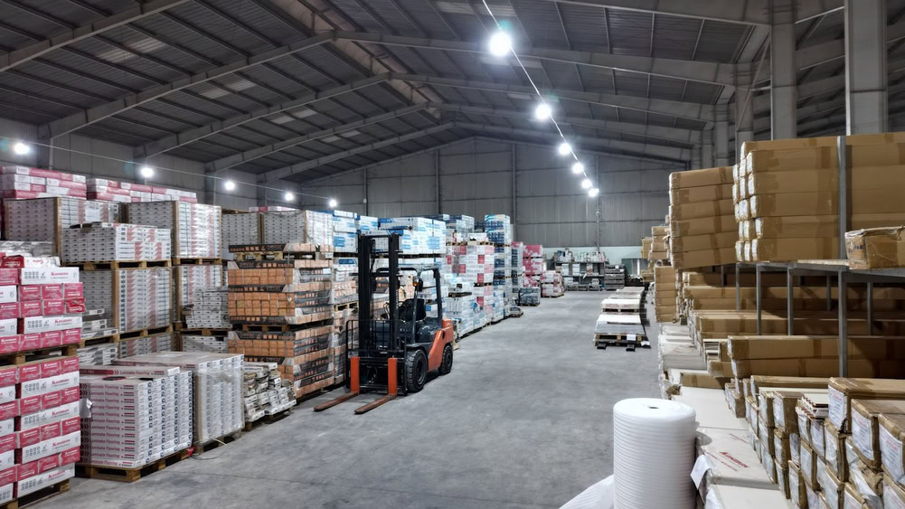 Kosmos có hệ thống kho chứa diện tích trên 10.000 m2, nguồn cung ổn định Kosmos có hệ thống kho chứa diện tích trên 10.000 m2, nguồn cung ổn định