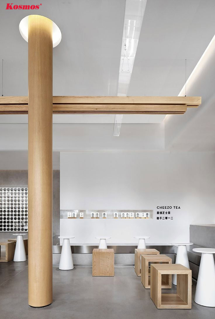 Mẫu ốp cột tròn trong nhà bằng gỗ sáng màu