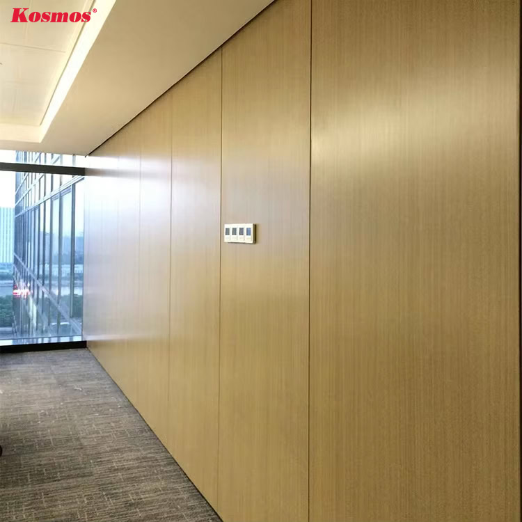 Thiết kế vách tường bằng gỗ tự nhiên vàng sồi