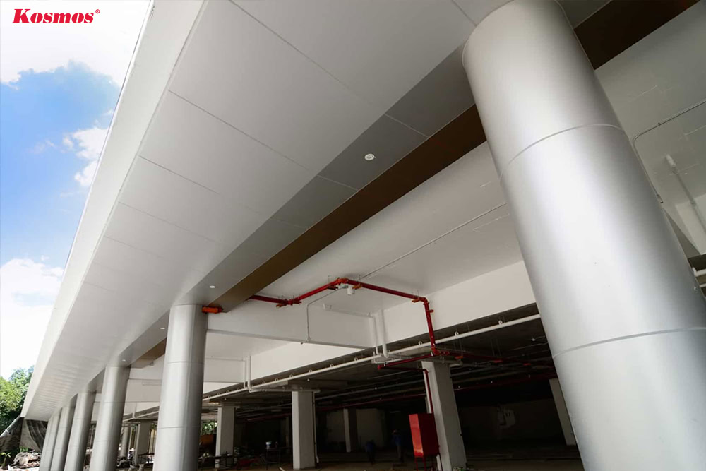 Mẫu cột ngoại thất ốp vật liệu Aluminium bền đẹp