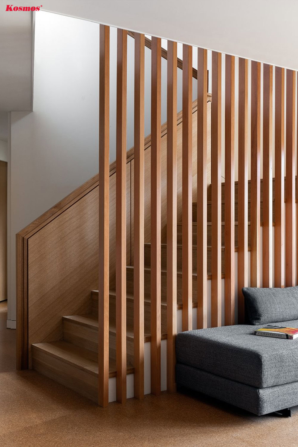 Mẫu vách ngăn cầu thang bằng lam gỗ đẹp, tiện lợi