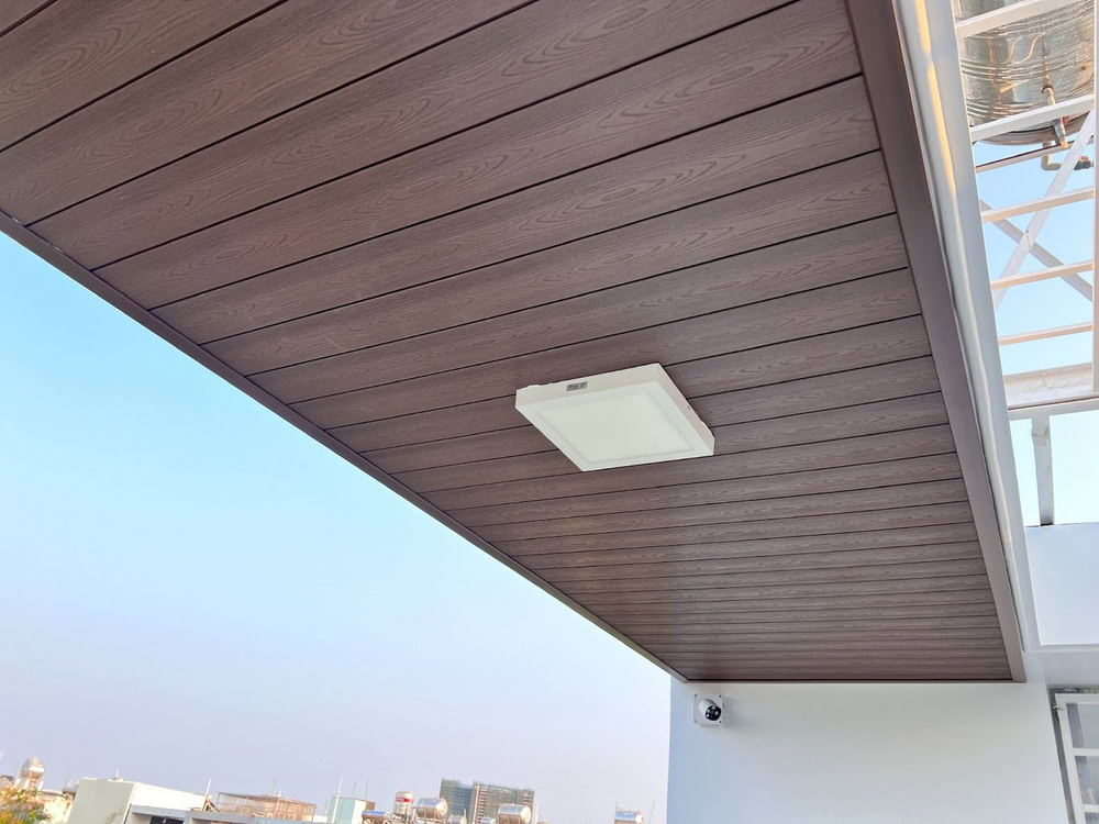 Tấm nhựa PVC phủ ASA trang trí và hỗ trợ cách nhiệt cho trần nhà Tấm nhựa PVC phủ ASA trang trí và hỗ trợ cách nhiệt cho trần nhà