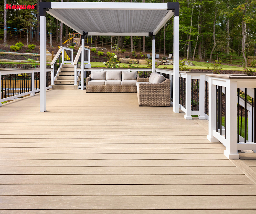 Mẫu gỗ nhựa lát sân vườn hiện đại có giàn pergola