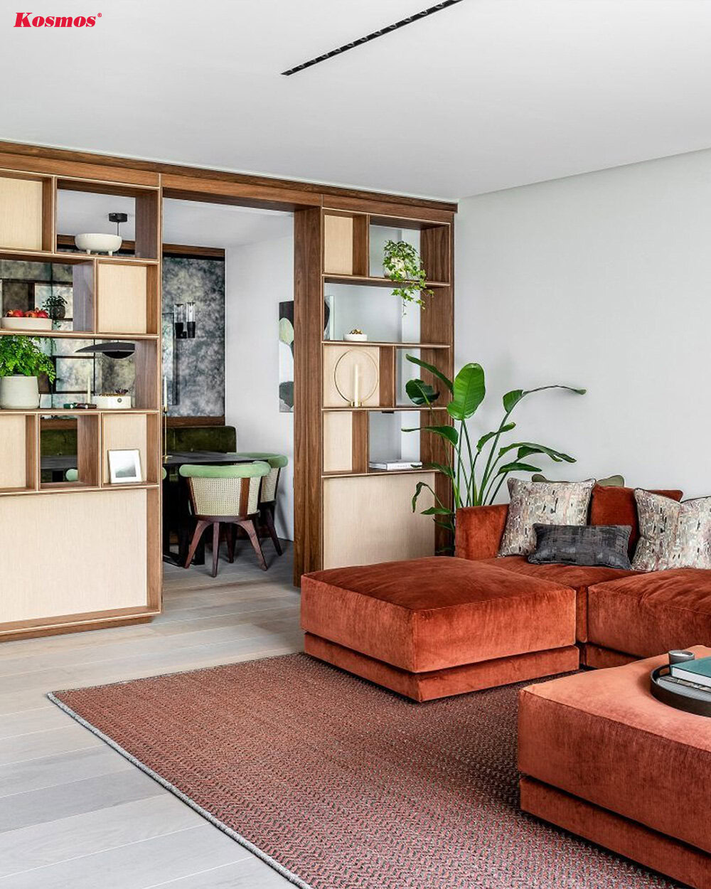 Phân chia không gian phòng khách và bếp bằng hệ tủ gỗ trang trí