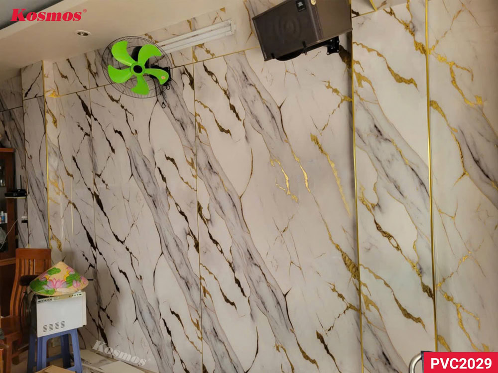 Thế Phương thi công ốp tường nội thất bằng tấm PVC vân đá Kosmos mã PVC2029