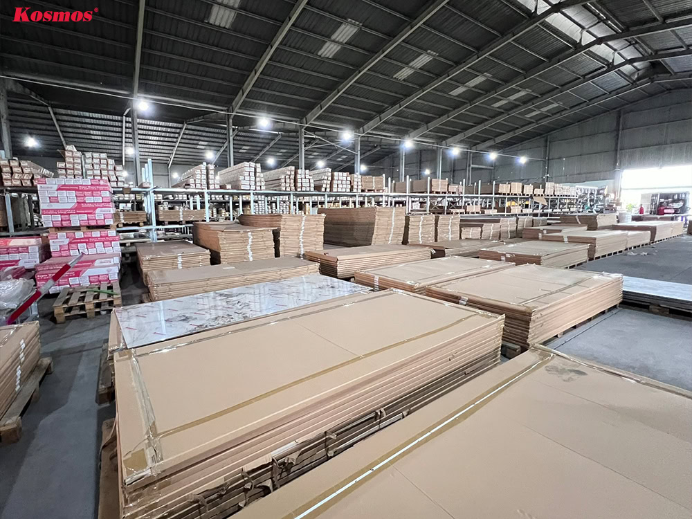 Không gian kho tấm ốp trang trí của Kosmos Việt Nam
