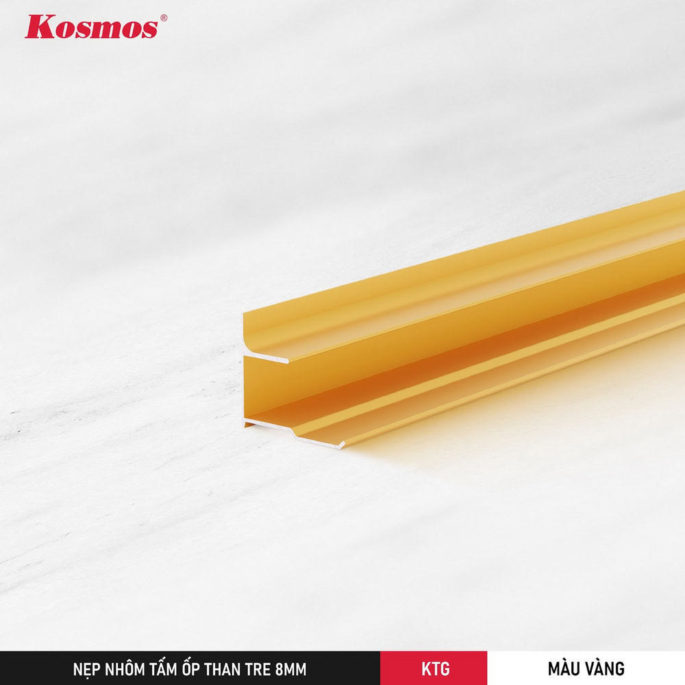 La moldura de esquina interior amarilla KTG-V agrega un acento sutil y es fácil de combinar con paneles de revestimiento de carbón de bambú de 8 mm en colores claros y neutros.