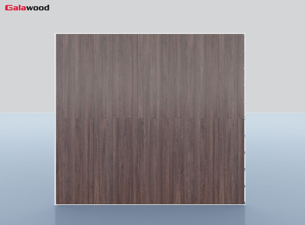 Thực hiện thao tác lắp tấm ốp nhựa ASA G-OP112X16 nằm dọc đến hết tường