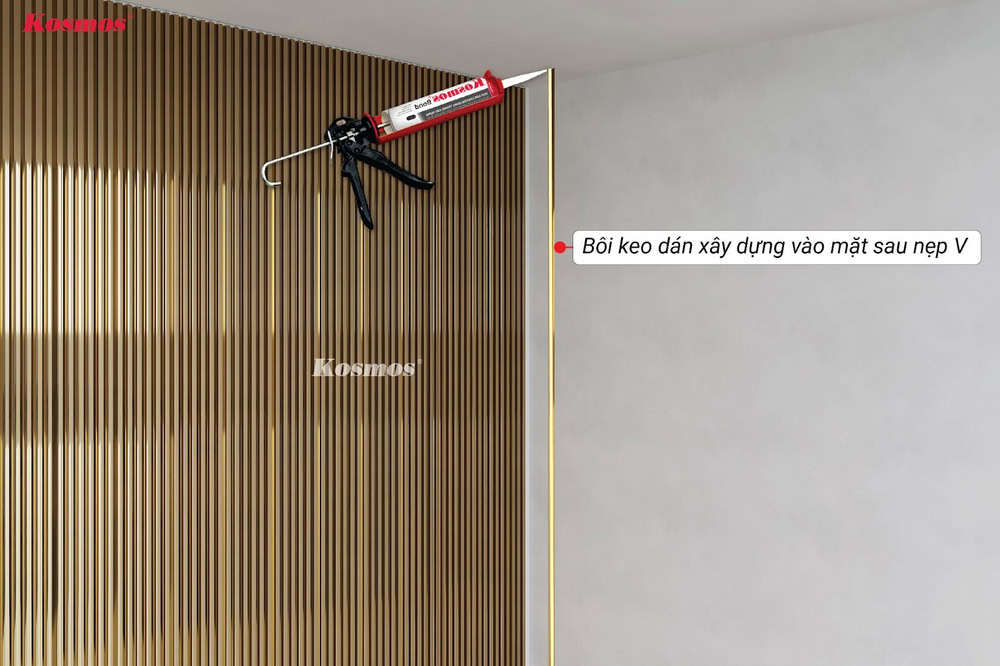 Bôi keo dán xây dựng vào mặt sau nẹp V