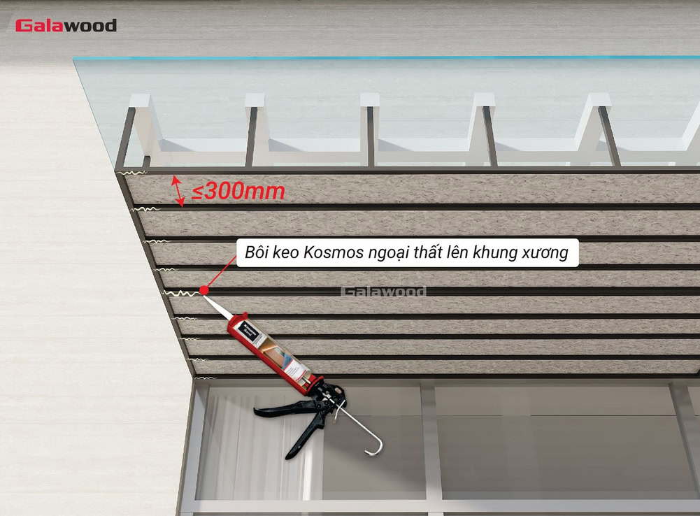 Bôi keo vào khung xương khi thi công lam sóng nhựa asa dưới mái kính, poly, tôn