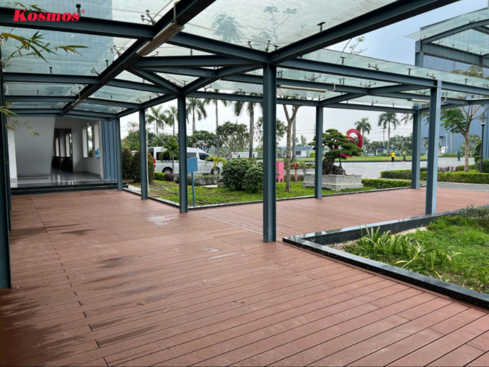 Công trình sàn gỗ được thi công bởi Đại lý của Kosmos