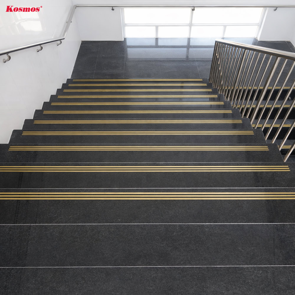 Nẹp đồng mỏng dưới mức tiêu chuẩn dễ cong vênh dưới nhiệt độ và độ ẩm cao