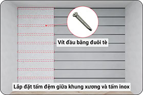 lap-dat-tam-dem-giua-khung-xuong-va-tam-inox