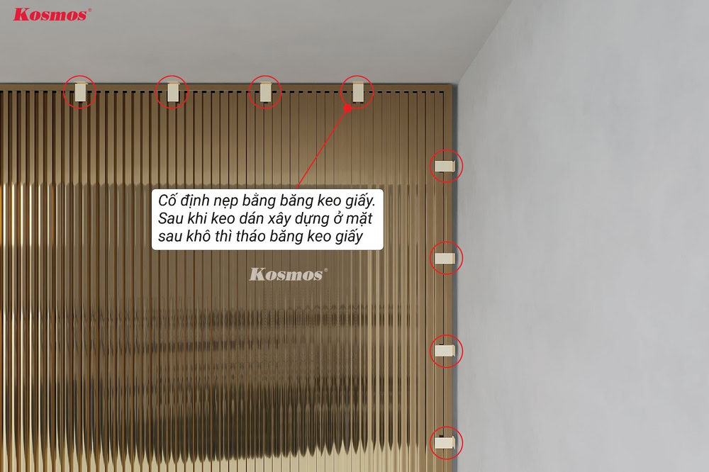 Lắp nẹp che cạnh tấm ốp lam sóng inox trên khung xương