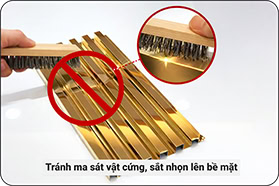 Tránh ma sát vật cứng, sắt nhọn lên bề mặt
