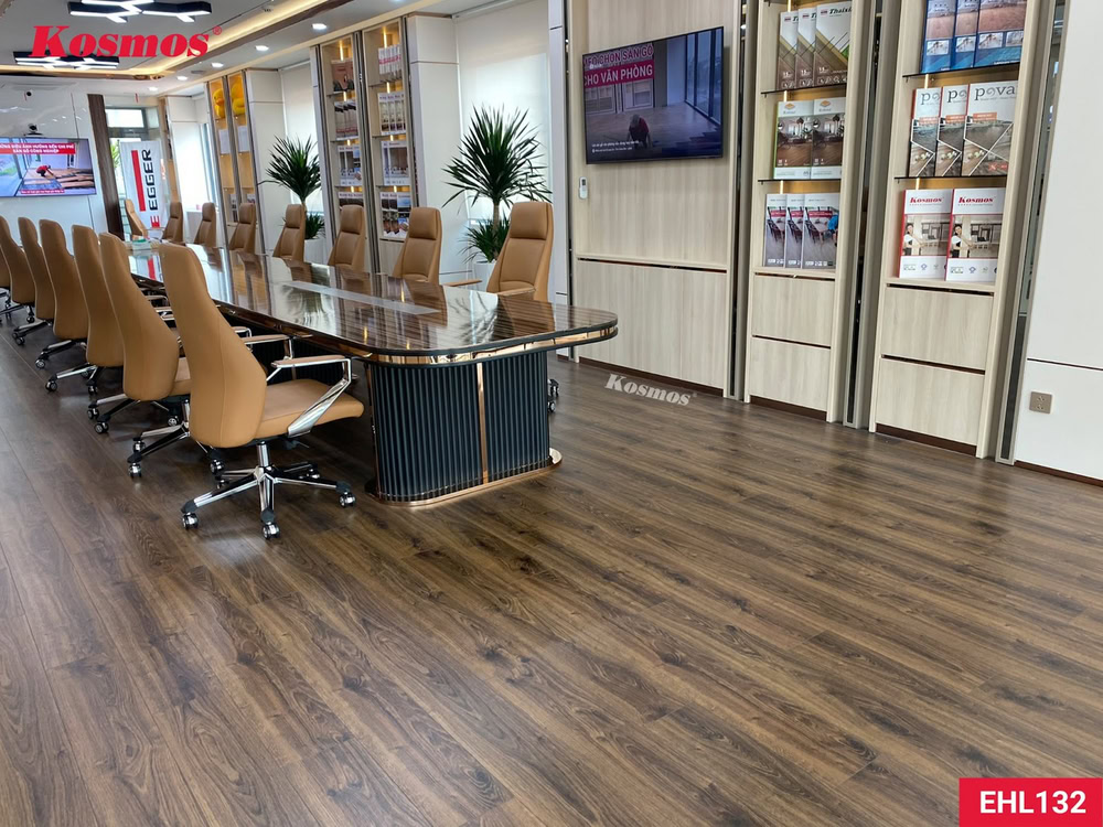 Ứng dụng sàn gỗ EGGER EHL132 lót sàn phòng họp Ứng dụng sàn gỗ EGGER EHL132 lót sàn phòng họp