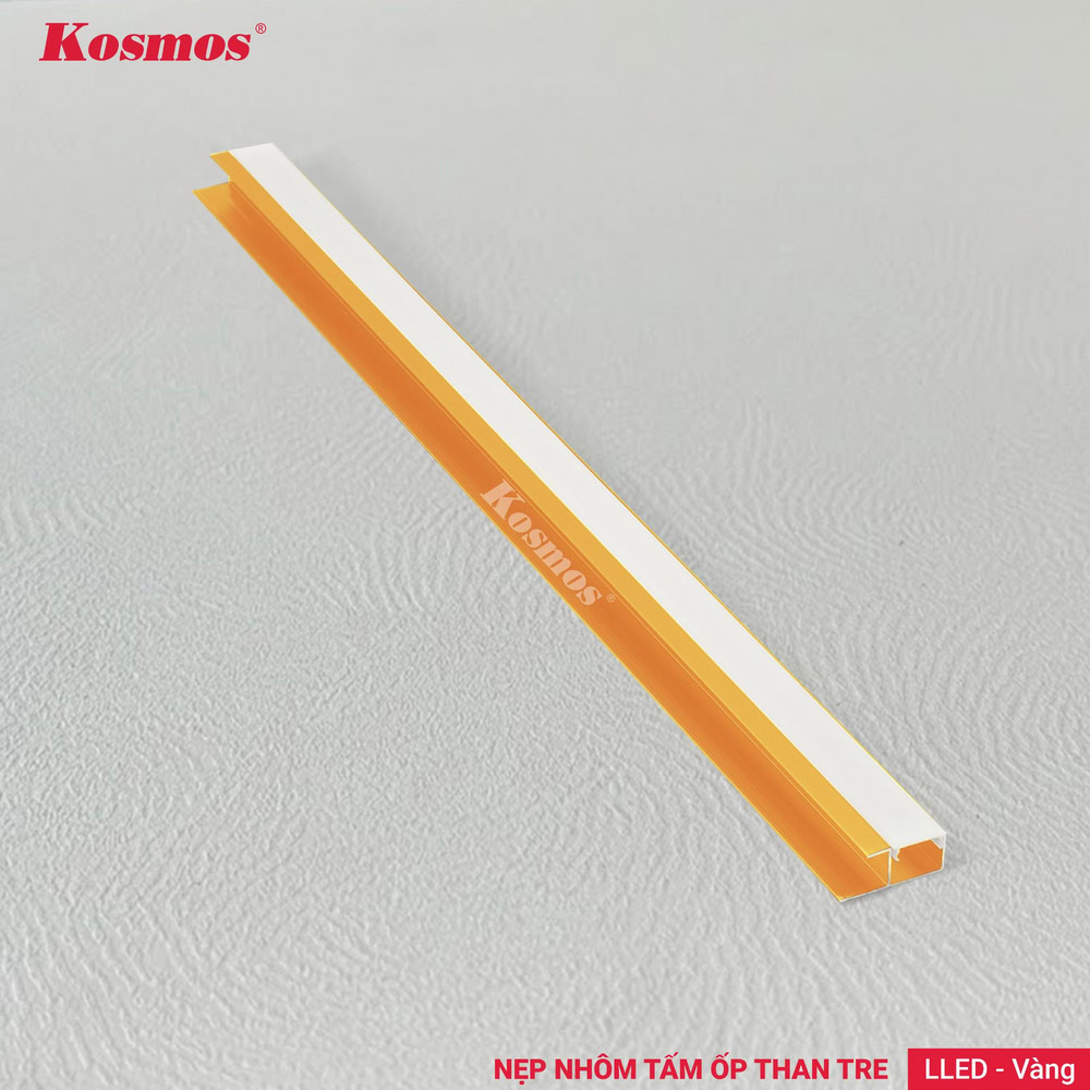 LLED-V es una tira de cantos con iluminación LED para paneles de revestimiento de carbón de bambú de 8 mm.