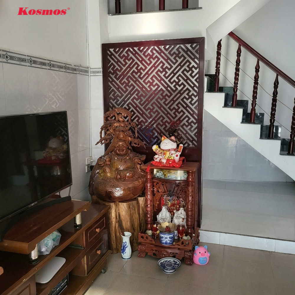 Mẫu vách ngăn bàn thờ Thần Tài chữ Vạn