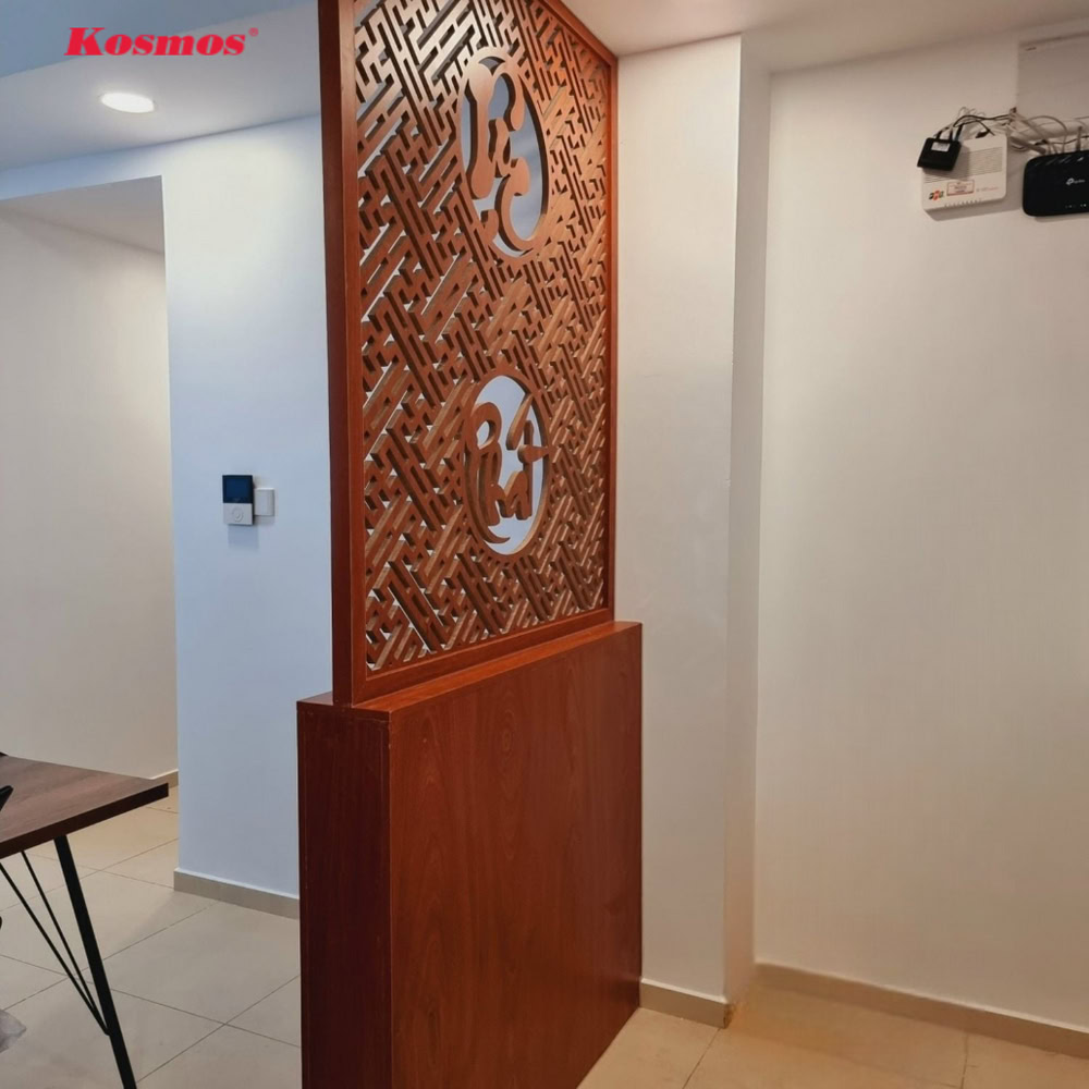 Thiết kế vách ngăn Ông Địa bằng gỗ tự nhiên
