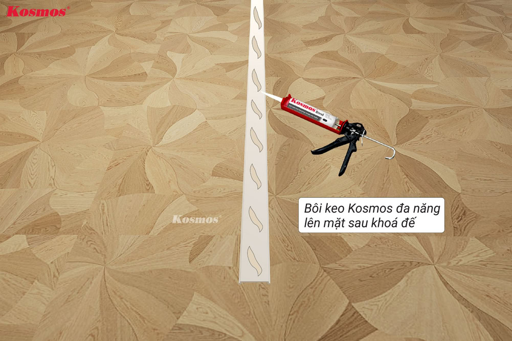 Bôi keo lên mặt sau khóa đế