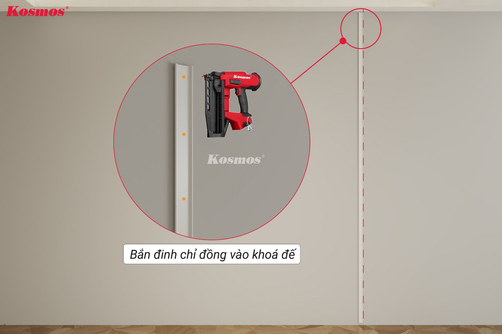Cố định khóa đế đầu tiên lên khung xương có tấm đệm bằng đinh chỉ đồng