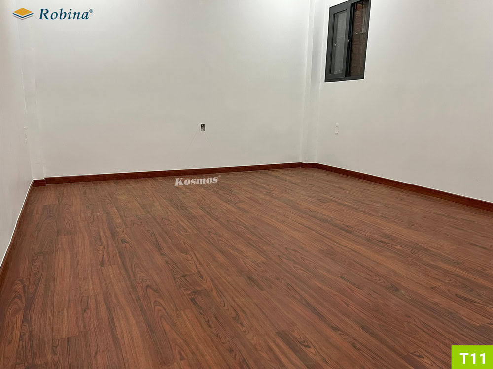 Hình hoàn thiện sàn gỗ đỏ cam Robina T11 lát trang trí 30m² sàn phòng ăn biệt thự Hình hoàn thiện sàn gỗ đỏ cam Robina T11 lát trang trí 30m² sàn phòng ăn biệt thự